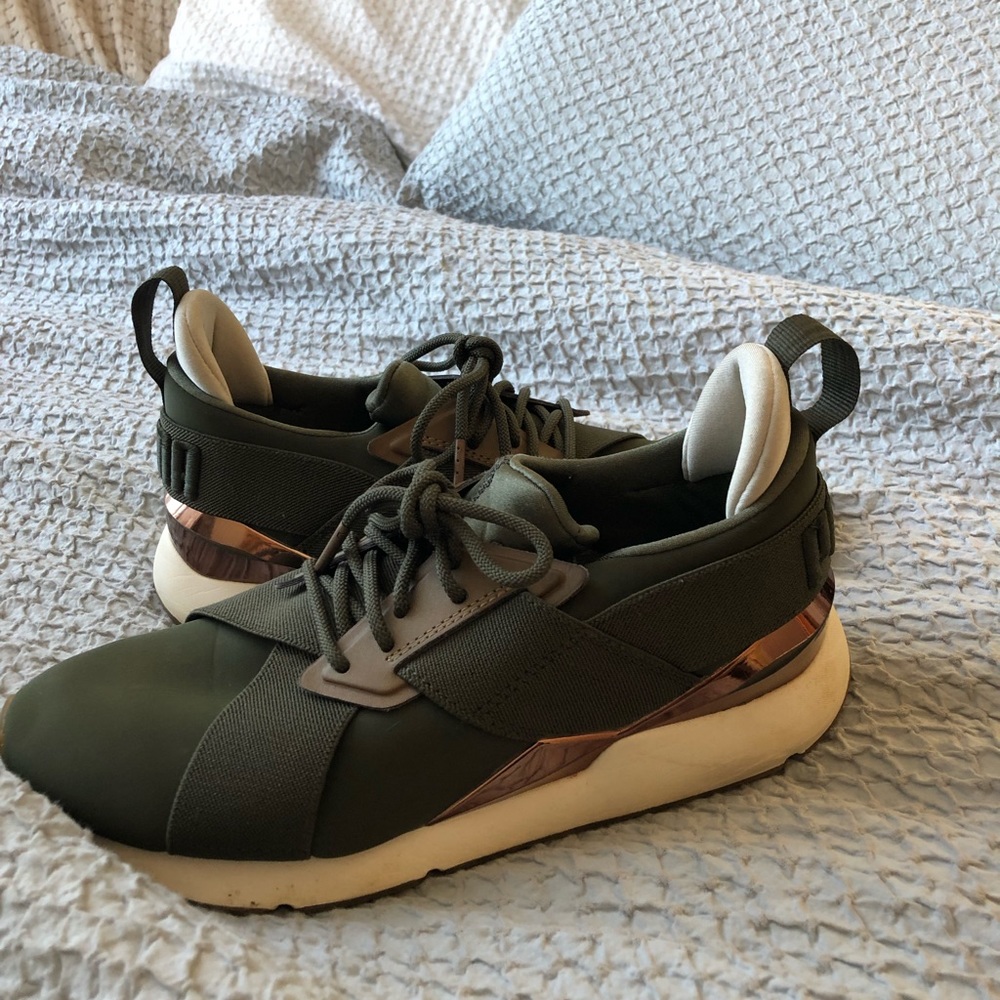 Puma sneakers!! Worn once in perfect condition